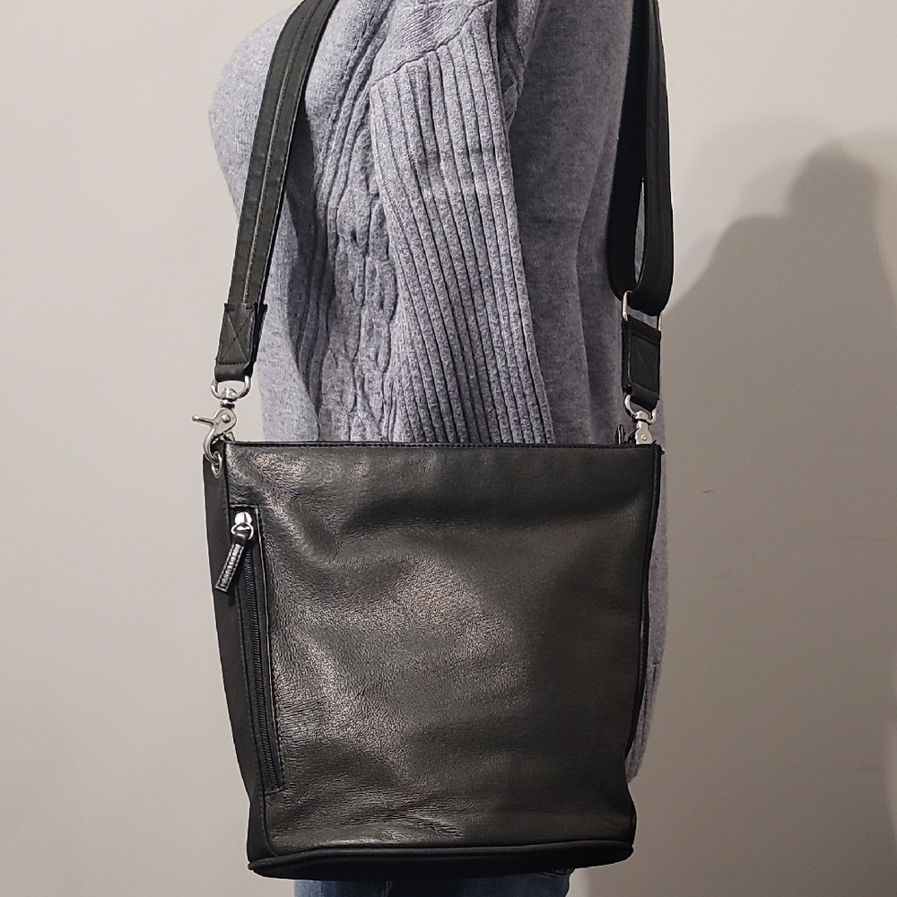 GTM Gun Tote'n Mama Black Leather Concealed Carry Purse